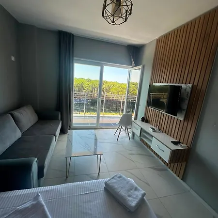 N10 Family Appartement Velipojë